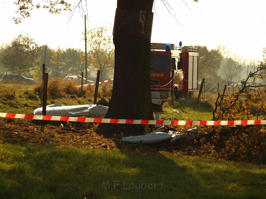 Kleinflugzeug abgestuerzt Sankt Augustin Meindorf P087.JPG